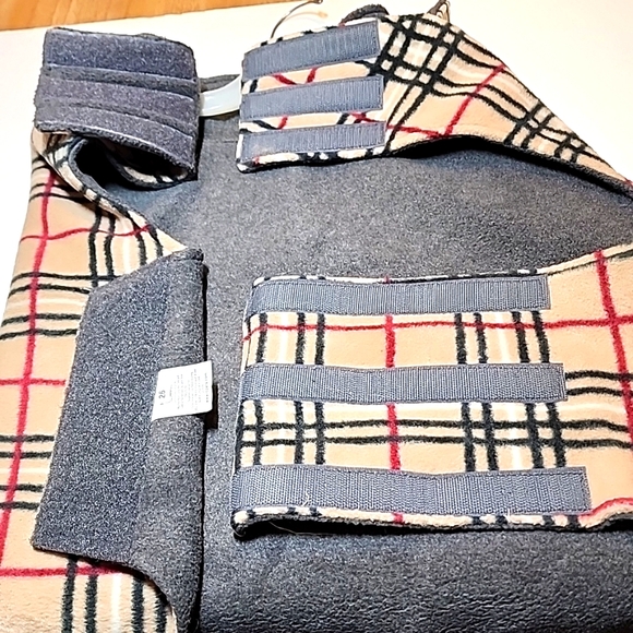 Dog body warmer w/fleece lining for mid-size dogs  NEVER USED - Picture 5 of 5